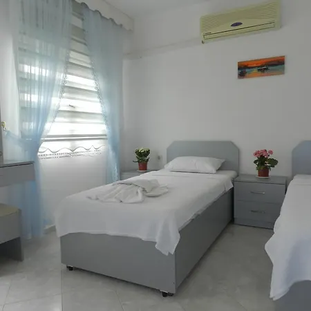Ela Hotel 2*