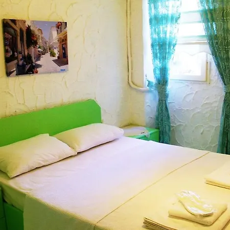 Ela Hotel